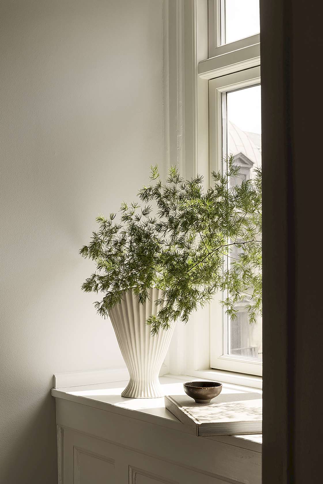Fountain Vase - Image 2