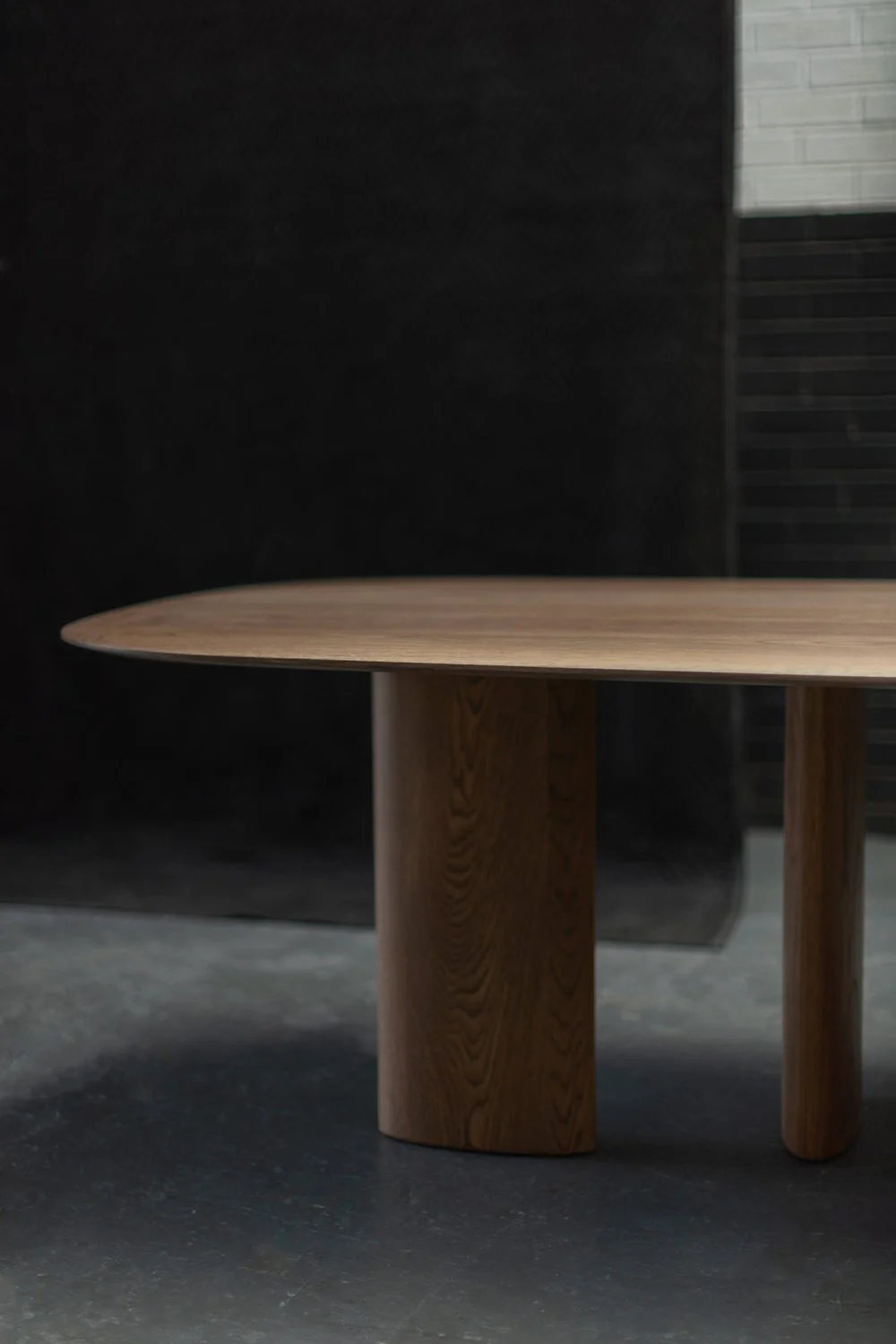 Kiri Dining Table 8 Seater - Image 2