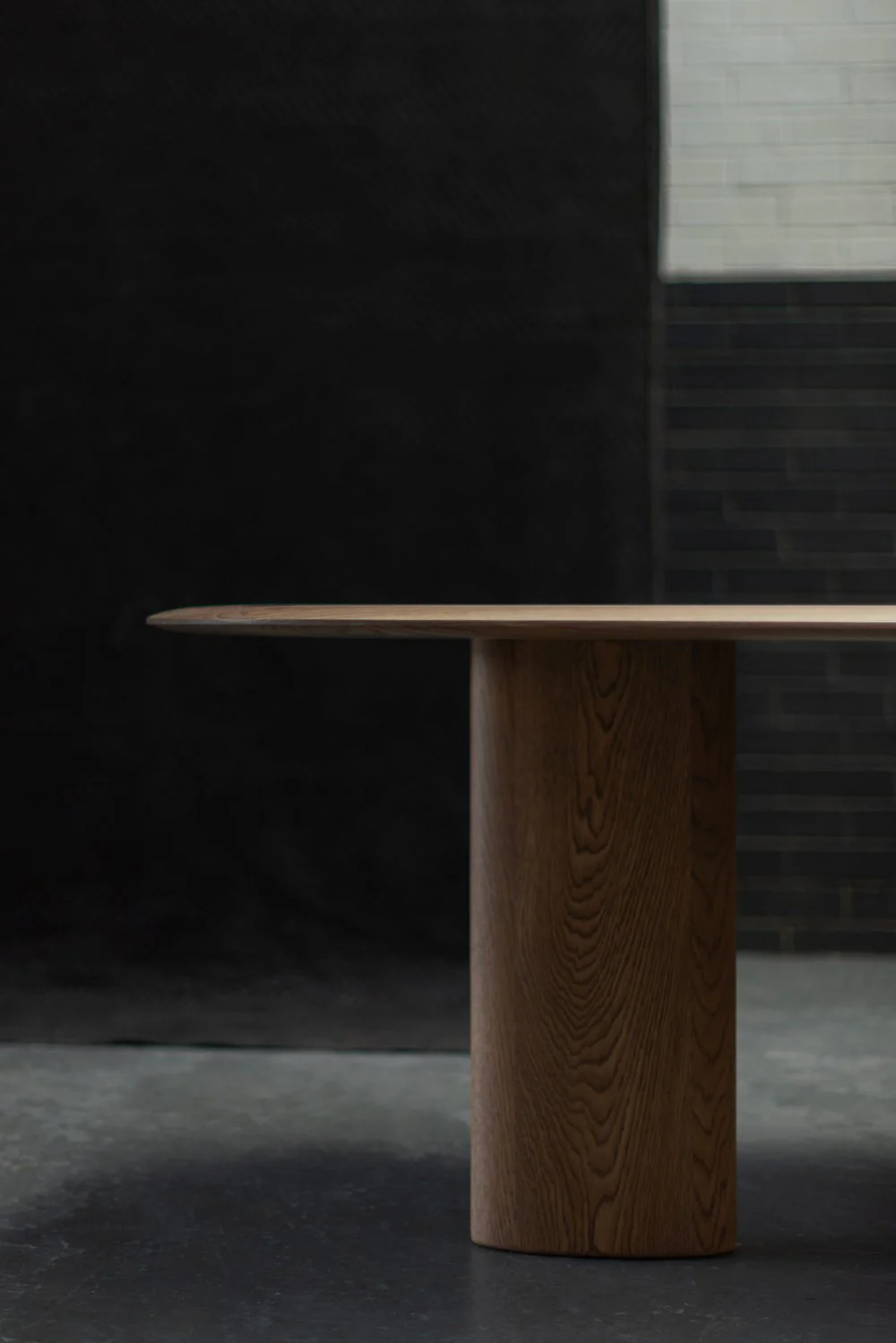Kiri Dining Table 8 Seater - Image 3