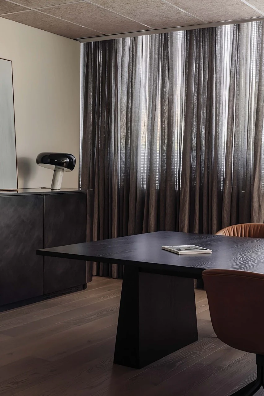 Naylor Dining Table - Image 2
