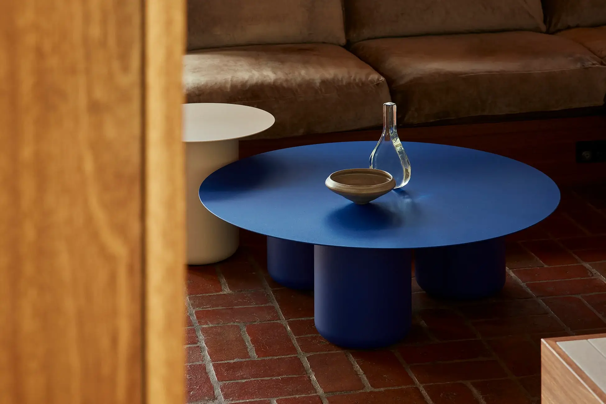 Sequence Round Table - Image 3