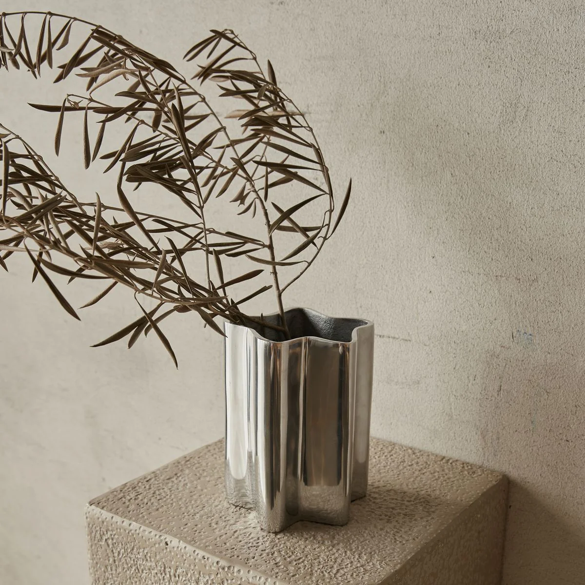 Theo Vase - Image 3