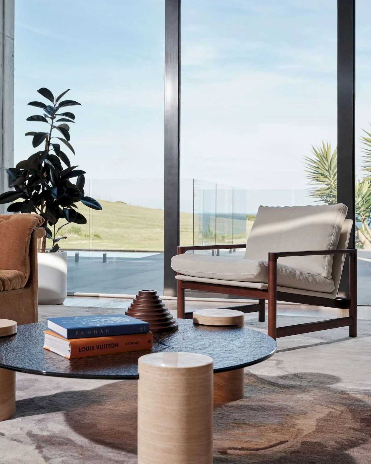 Troubadour Lounge Chair - Image 3